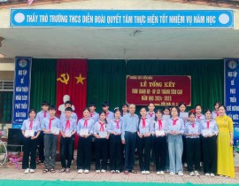 Tuyên dương học sinh có thành tích